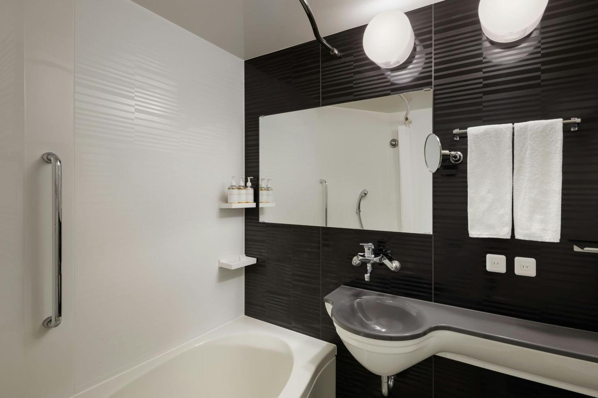 Four Points Flex By Sheraton Yokohama West Hotel